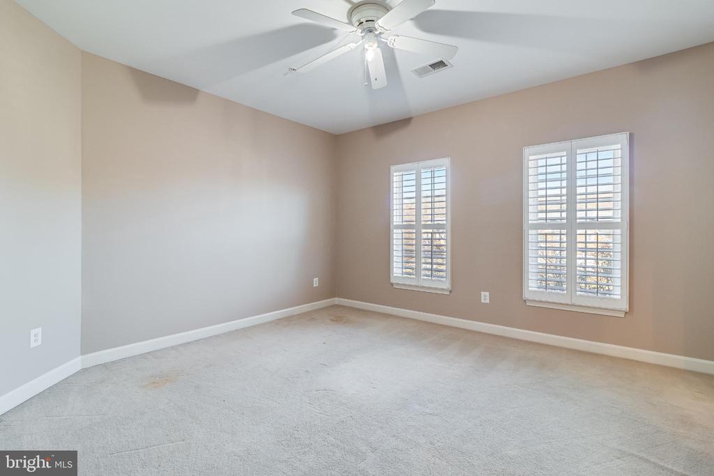 10111 GEORGIAN LANE