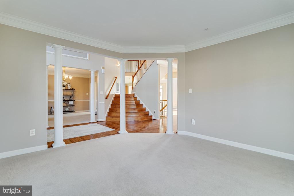 10111 GEORGIAN LANE