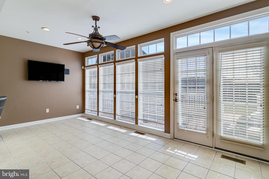 10111 GEORGIAN LANE