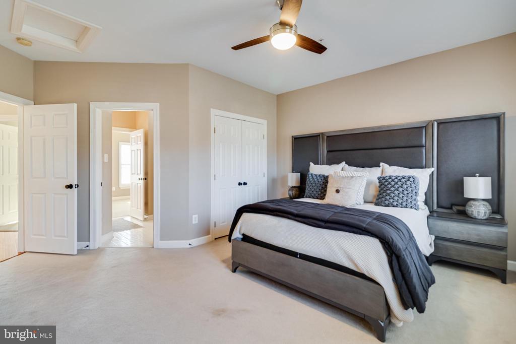 10111 GEORGIAN LANE