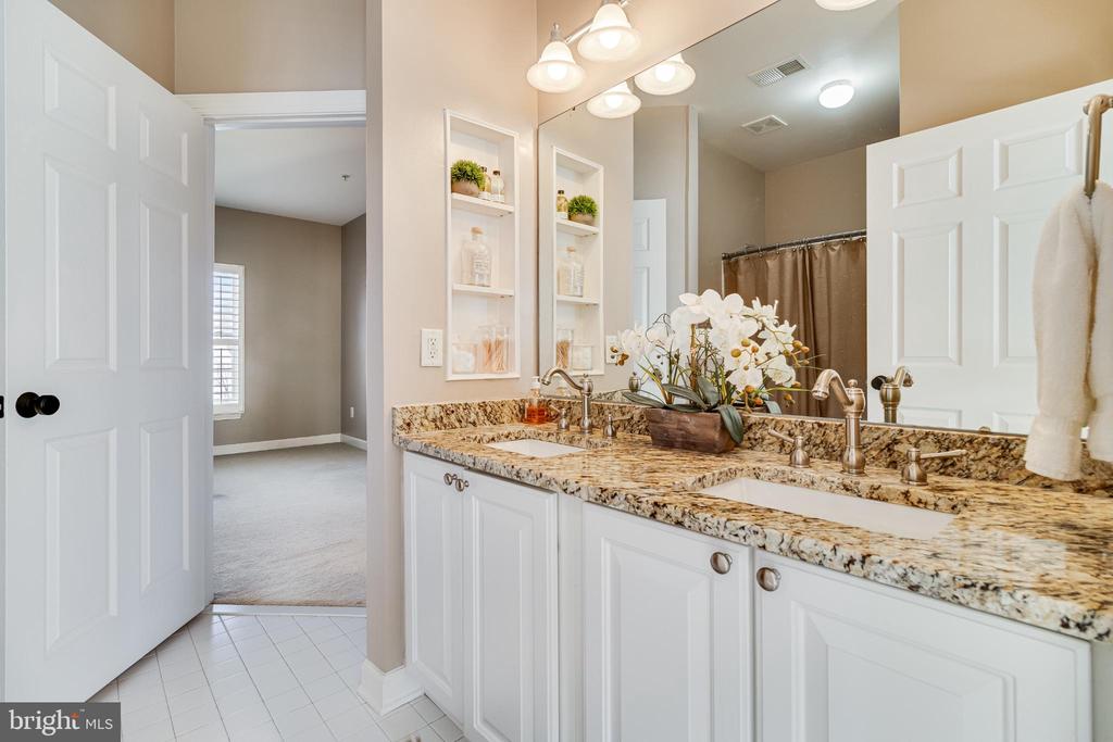 10111 GEORGIAN LANE