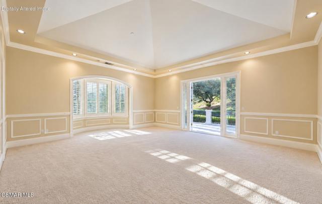 240 W Stafford RD