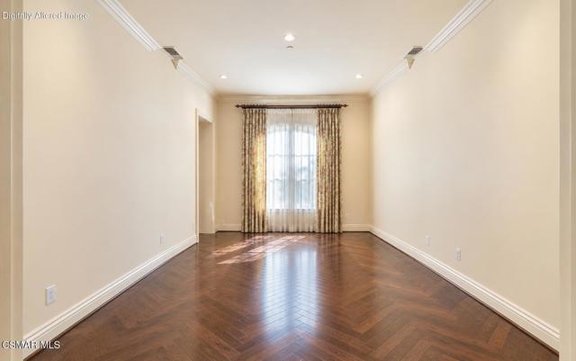 240 W Stafford RD
