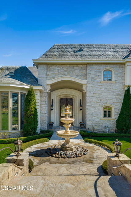 240 W Stafford RD