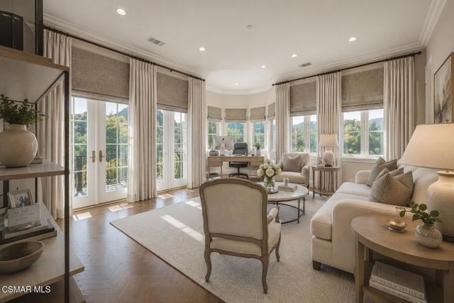 240 W Stafford RD