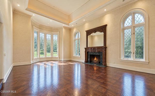 240 W Stafford RD