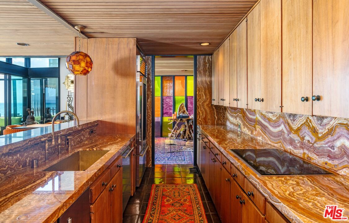 21640 Pacific Coast Hwy