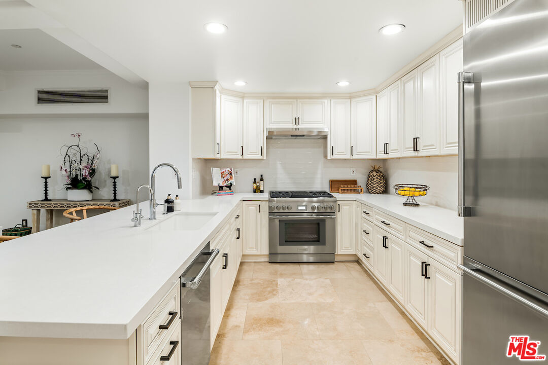 10795 Wilshire Blvd Unit: 105