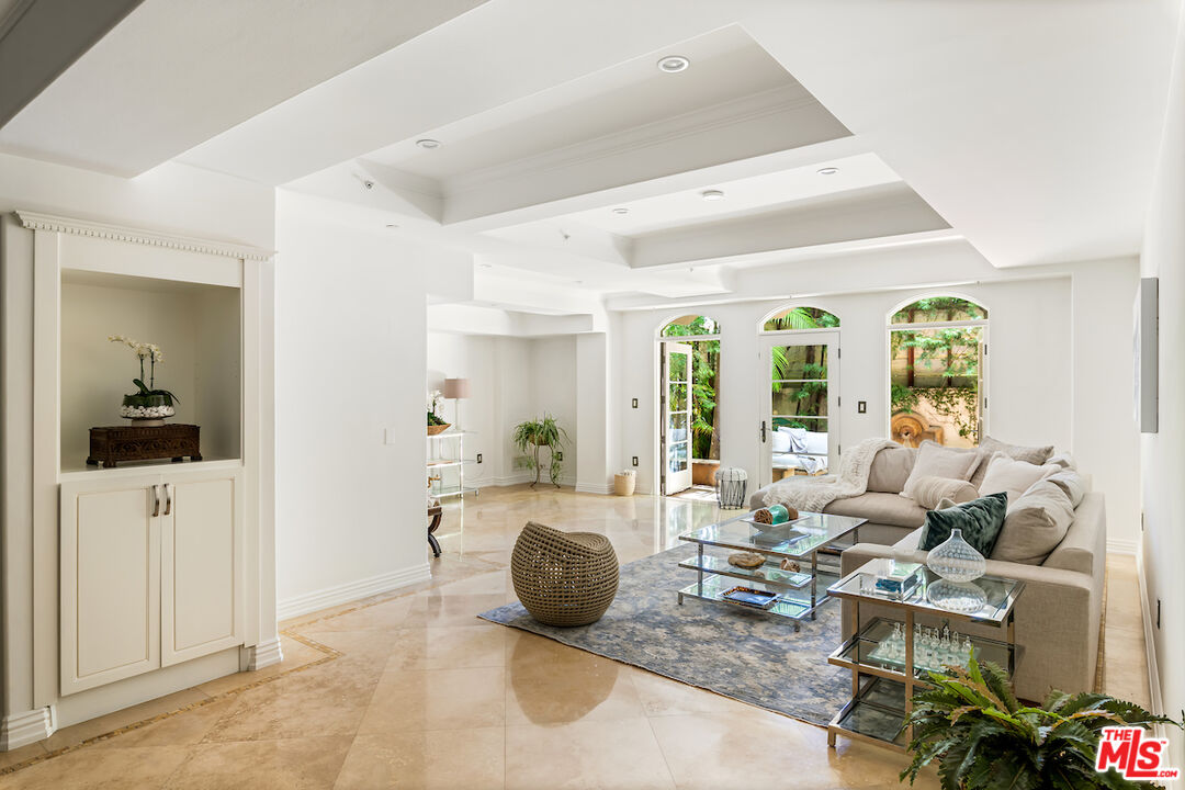 10795 Wilshire Blvd Unit: 105