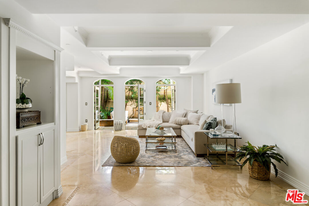 10795 Wilshire Blvd Unit: 105