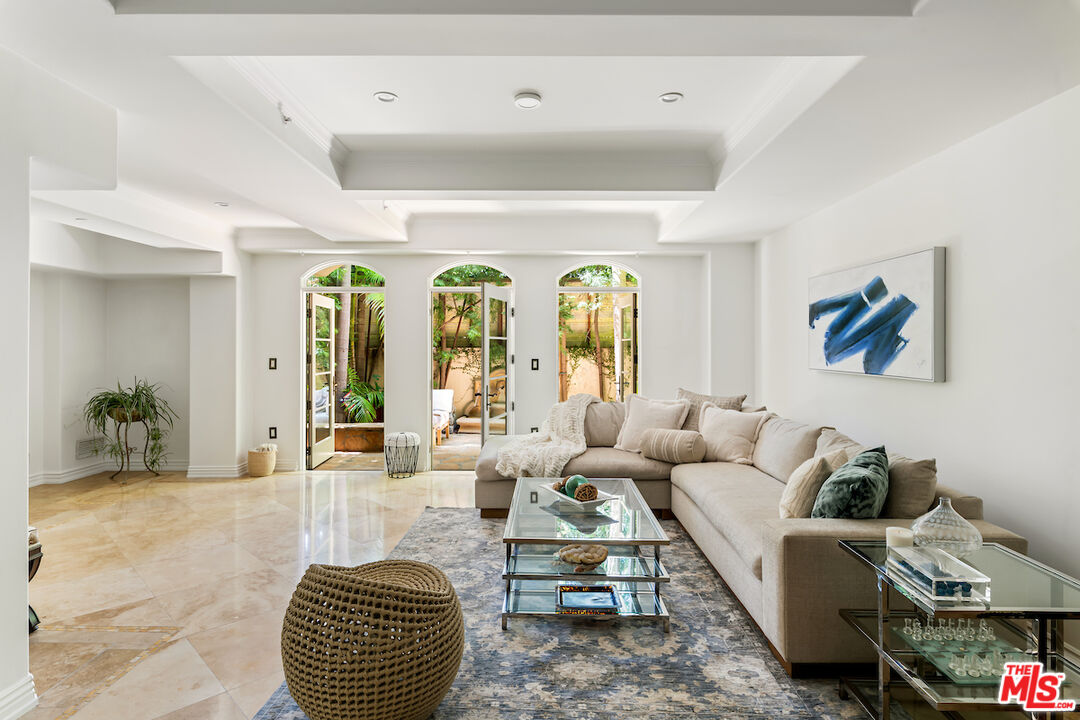 10795 Wilshire Blvd Unit: 105