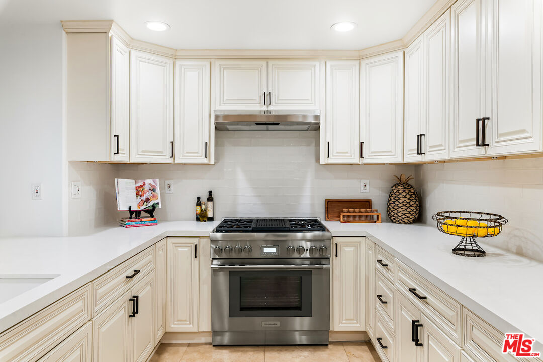 10795 Wilshire Blvd Unit: 105