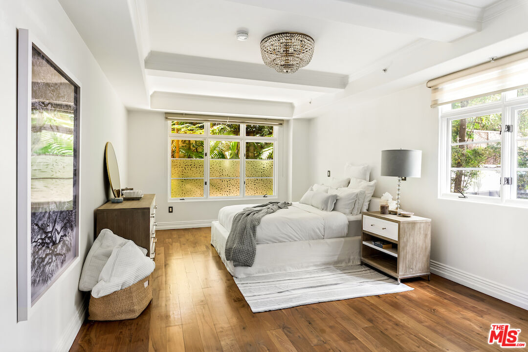 10795 Wilshire Blvd Unit: 105