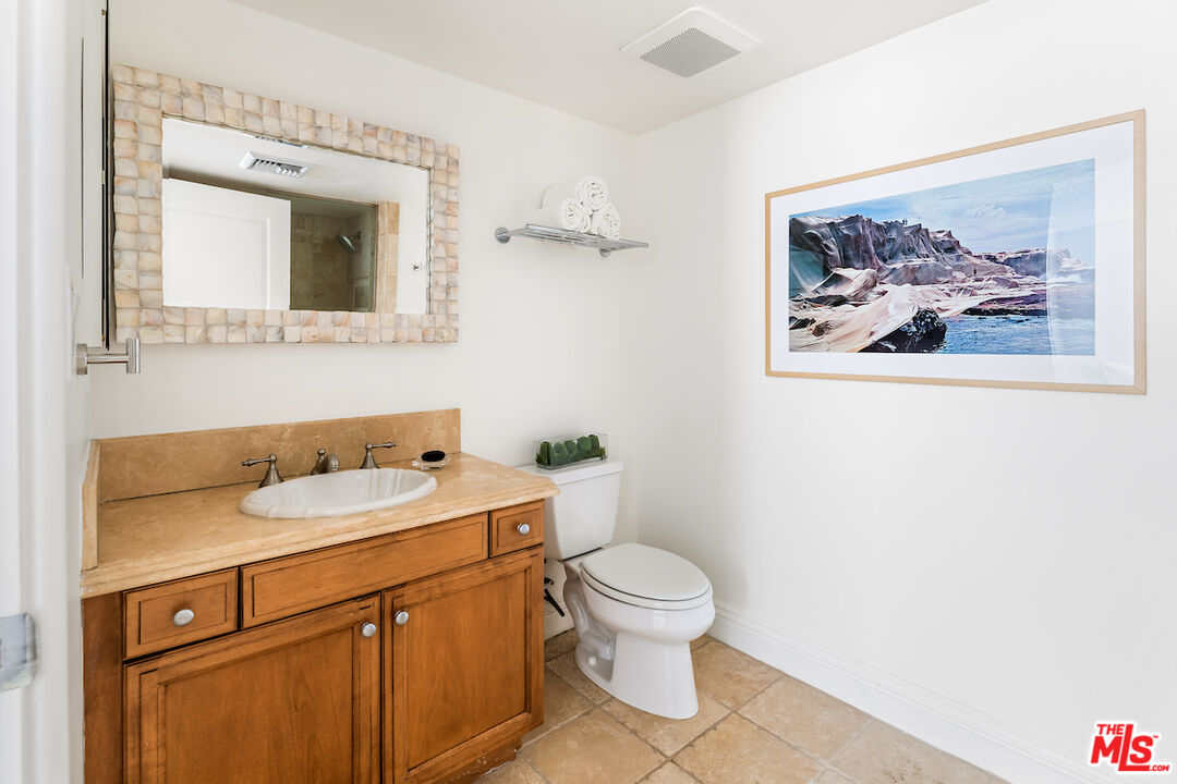 10795 Wilshire Blvd Unit: 105