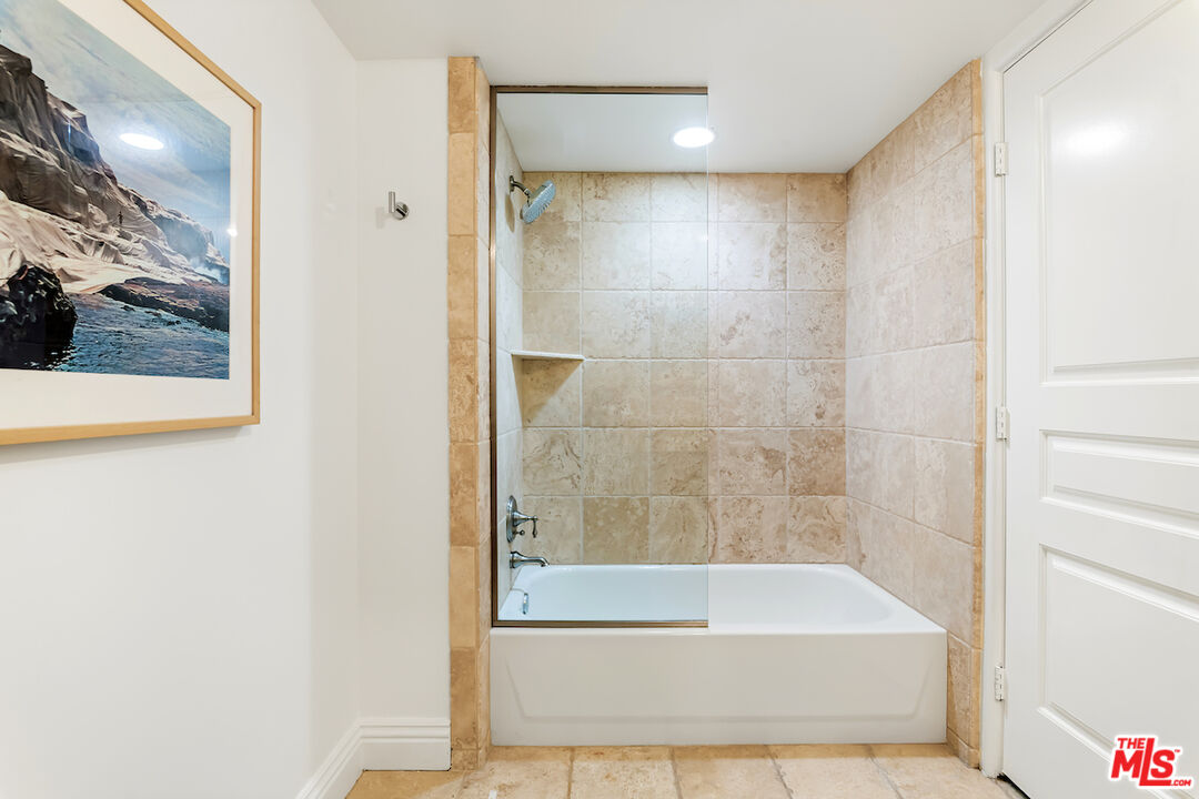 10795 Wilshire Blvd Unit: 105