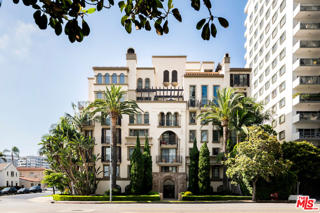 10795 Wilshire Blvd Unit: 105