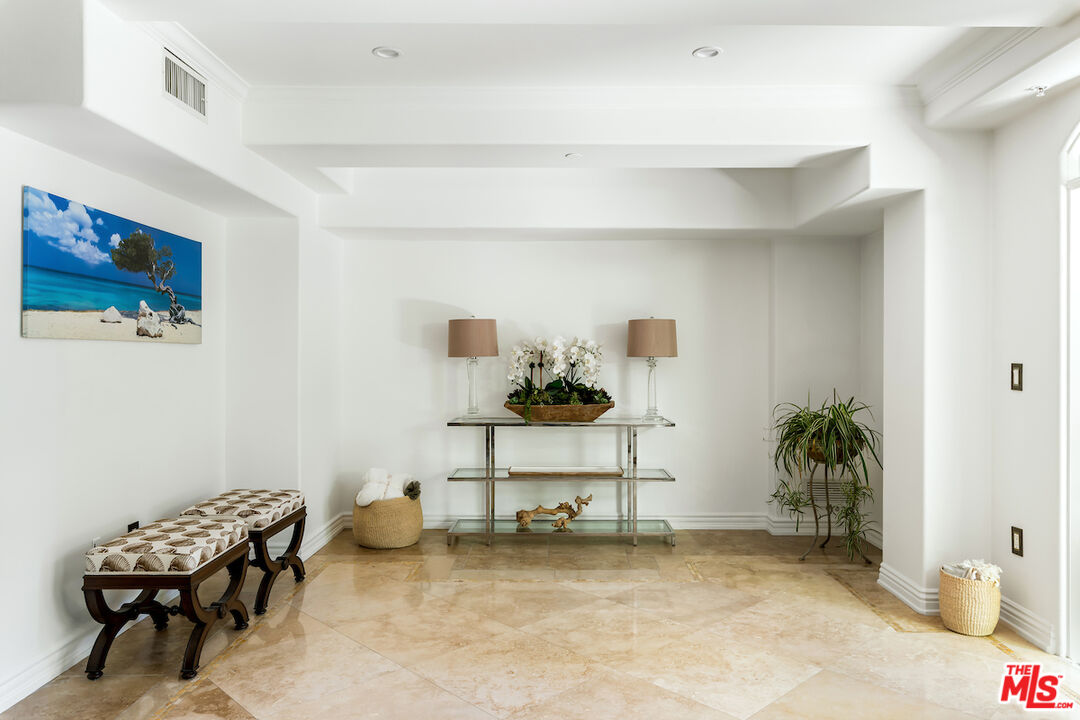 10795 Wilshire Blvd Unit: 105