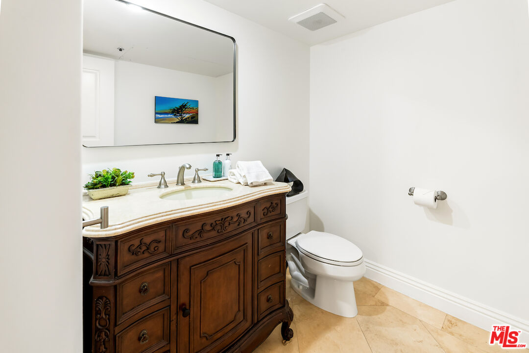 10795 Wilshire Blvd Unit: 105