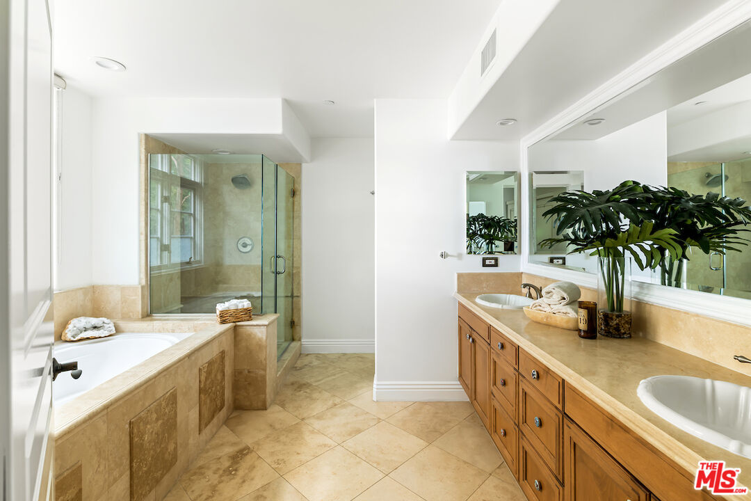 10795 Wilshire Blvd Unit: 105