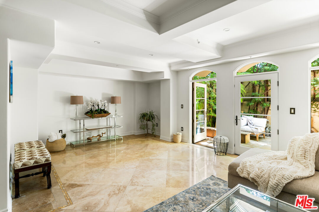 10795 Wilshire Blvd Unit: 105