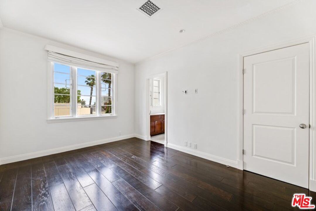 9233 Doheny Road