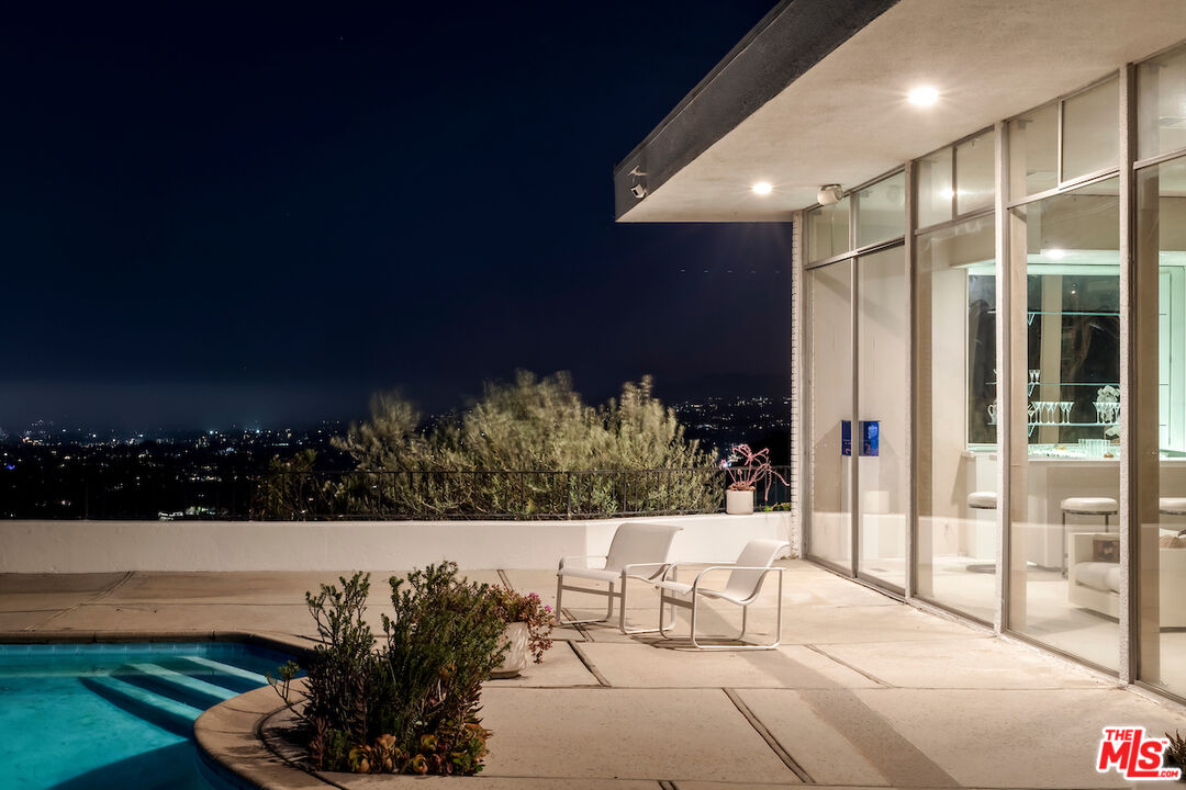 1628 Blue Jay Way