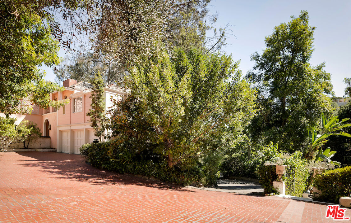 10934 Bellagio Rd