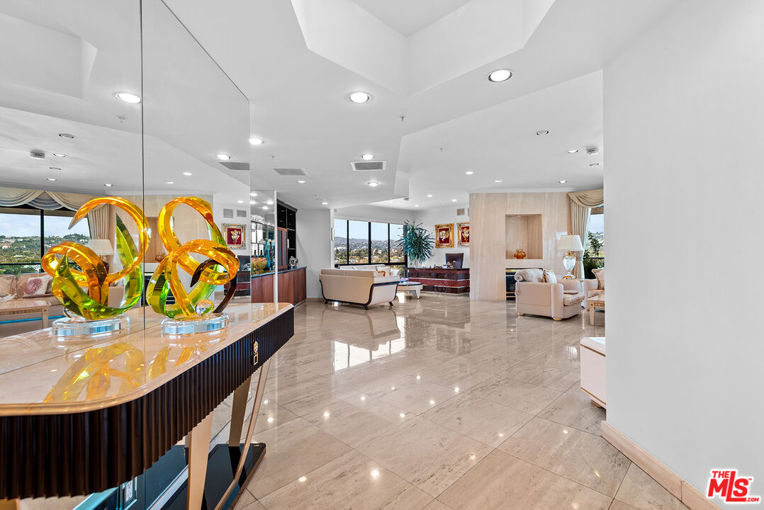 10490 Wilshire Blvd Unit: 1206