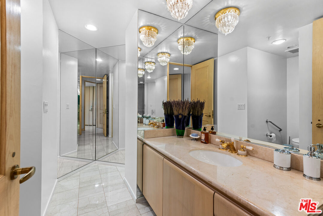 10490 Wilshire Blvd Unit: 1206