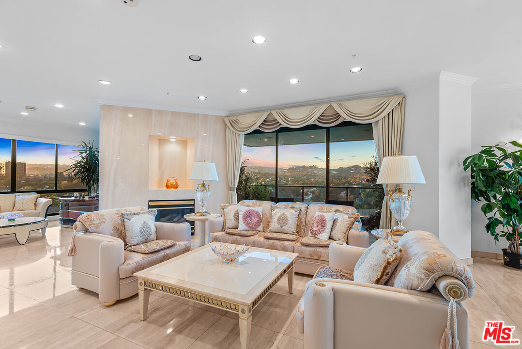 10490 Wilshire Blvd Unit: 1206