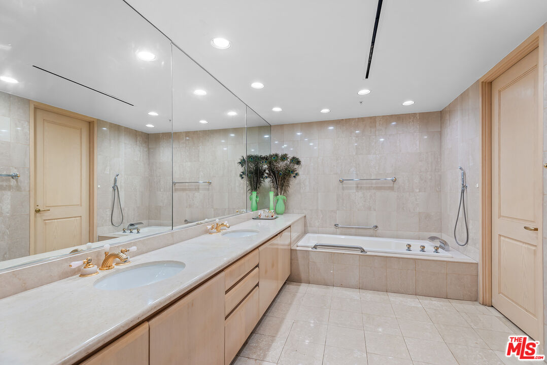 10490 Wilshire Blvd Unit: 1206