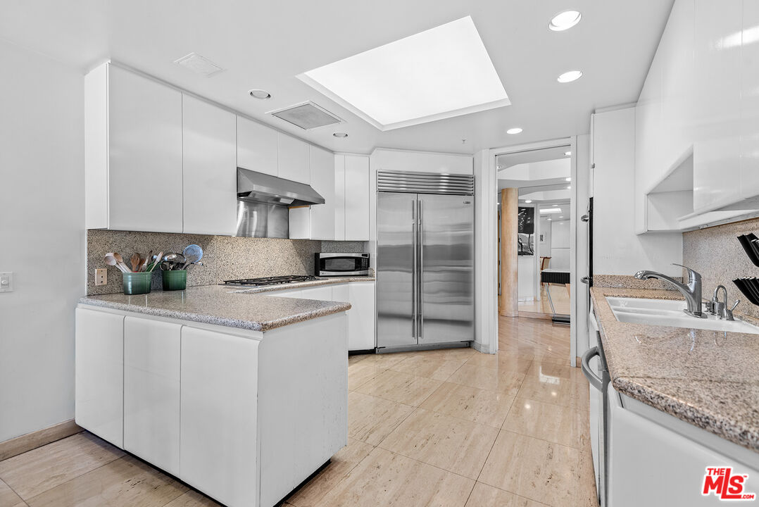 10490 Wilshire Blvd Unit: 1206