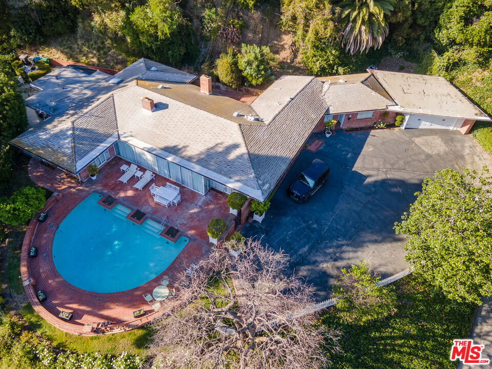 1114 Calle Vista Dr