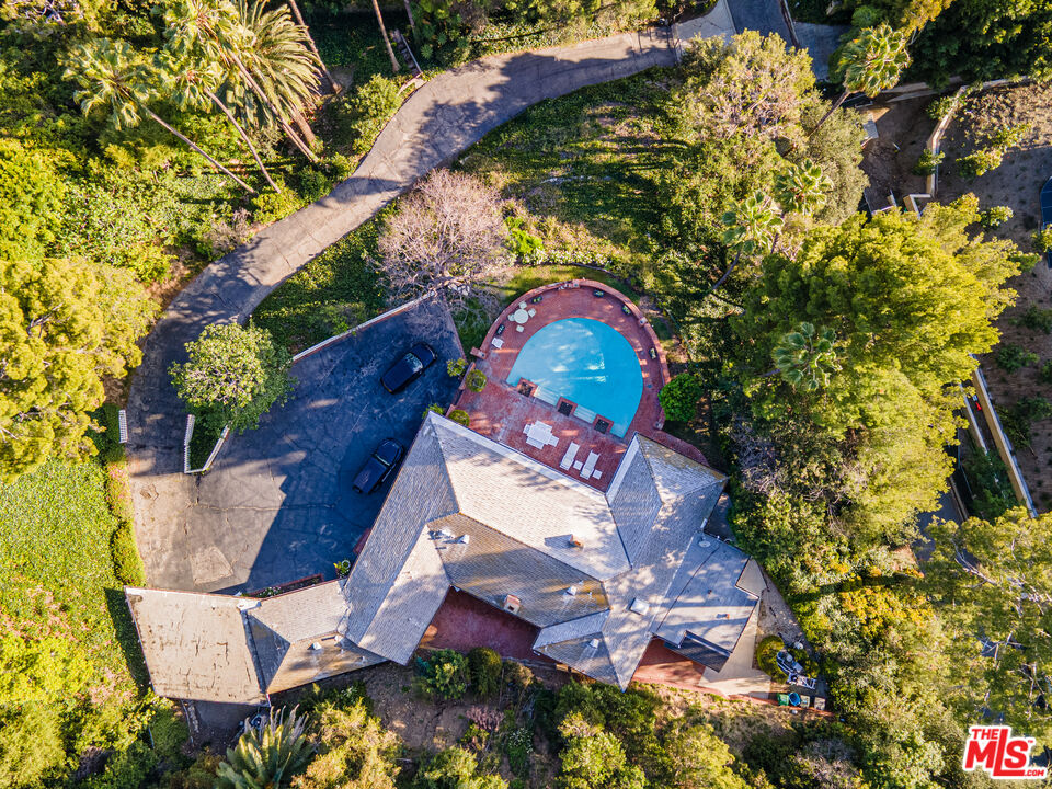 1114 Calle Vista Dr