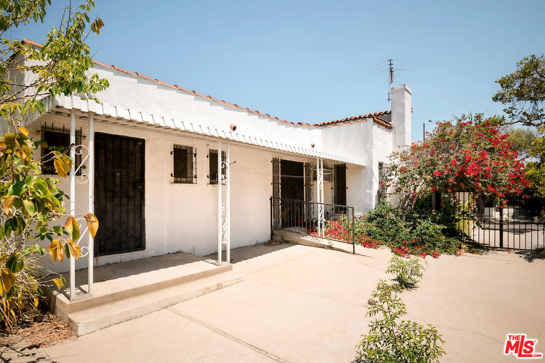 733 N Sierra Bonita Ave