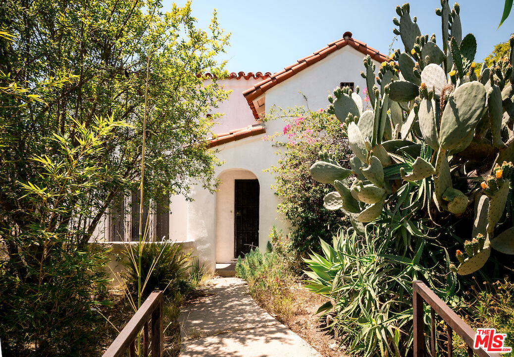 733 N Sierra Bonita Ave