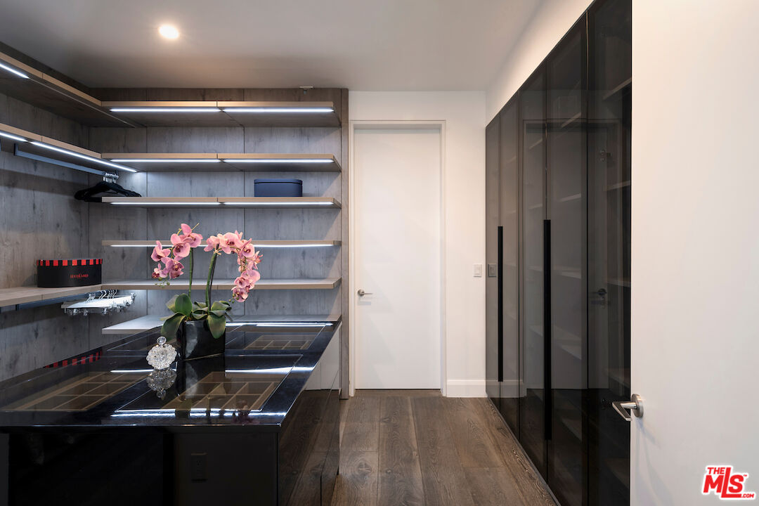 732 Huntley Dr Unit: 1