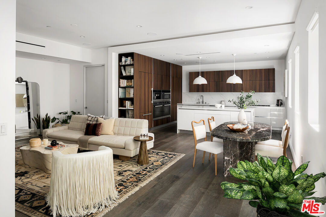 732 Huntley Dr Unit: 1