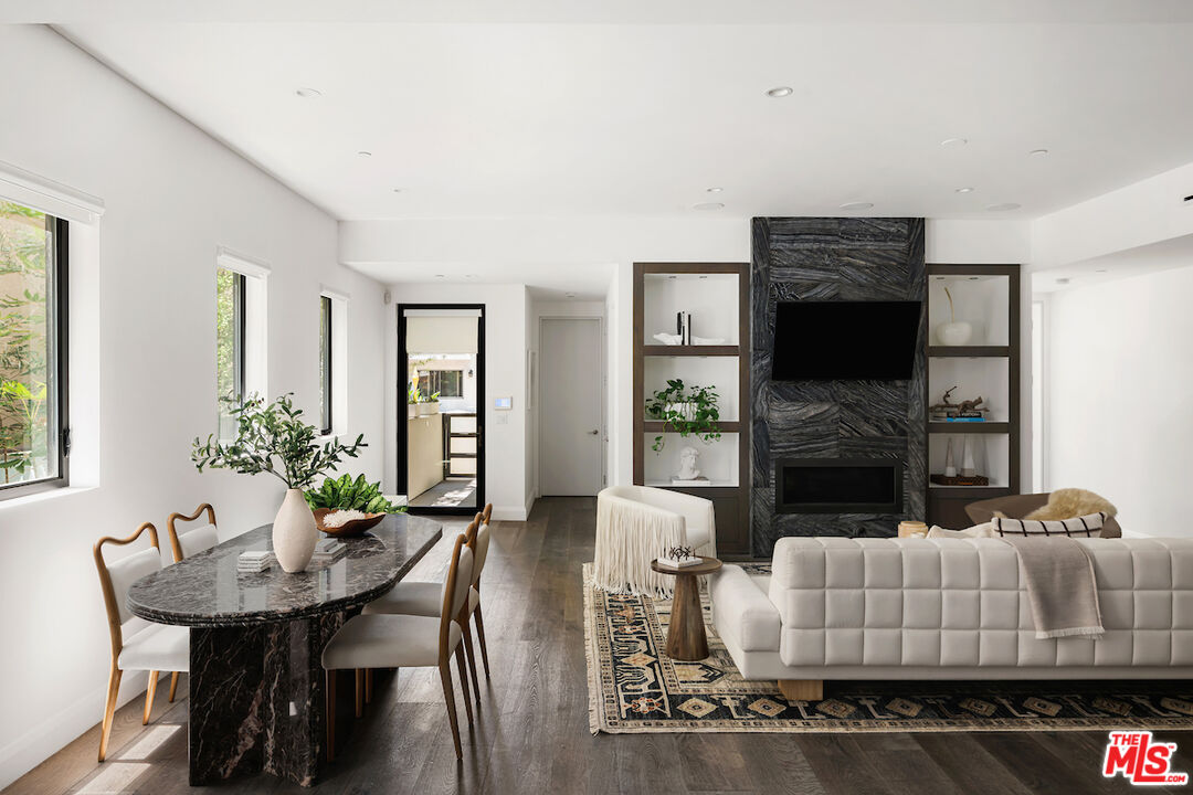 732 Huntley Dr Unit: 1