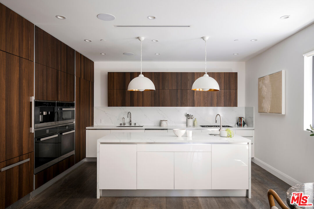 732 Huntley Dr Unit: 1