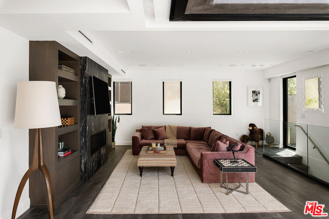 732 Huntley Dr Unit: 1