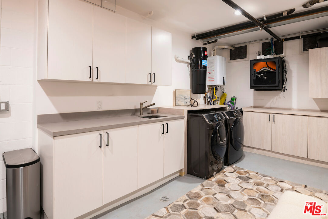 732 Huntley Dr Unit: 1