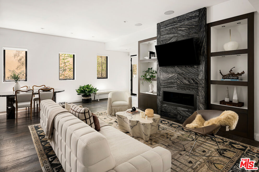 732 Huntley Dr Unit: 1