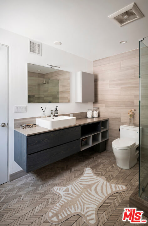 732 Huntley Dr Unit: 1