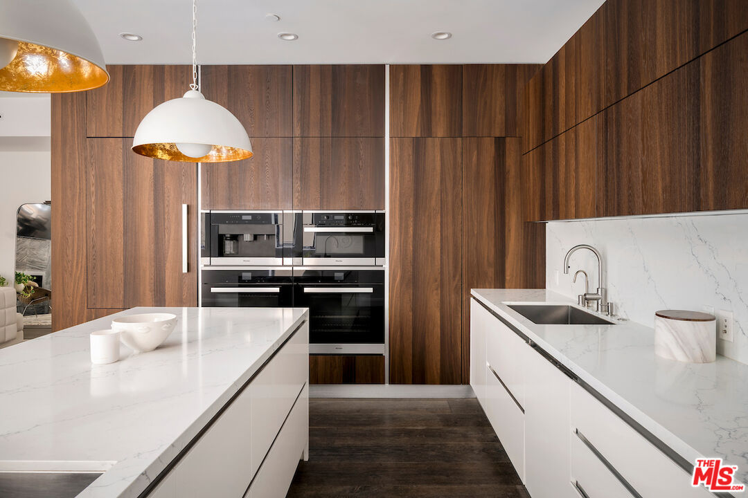 732 Huntley Dr Unit: 1
