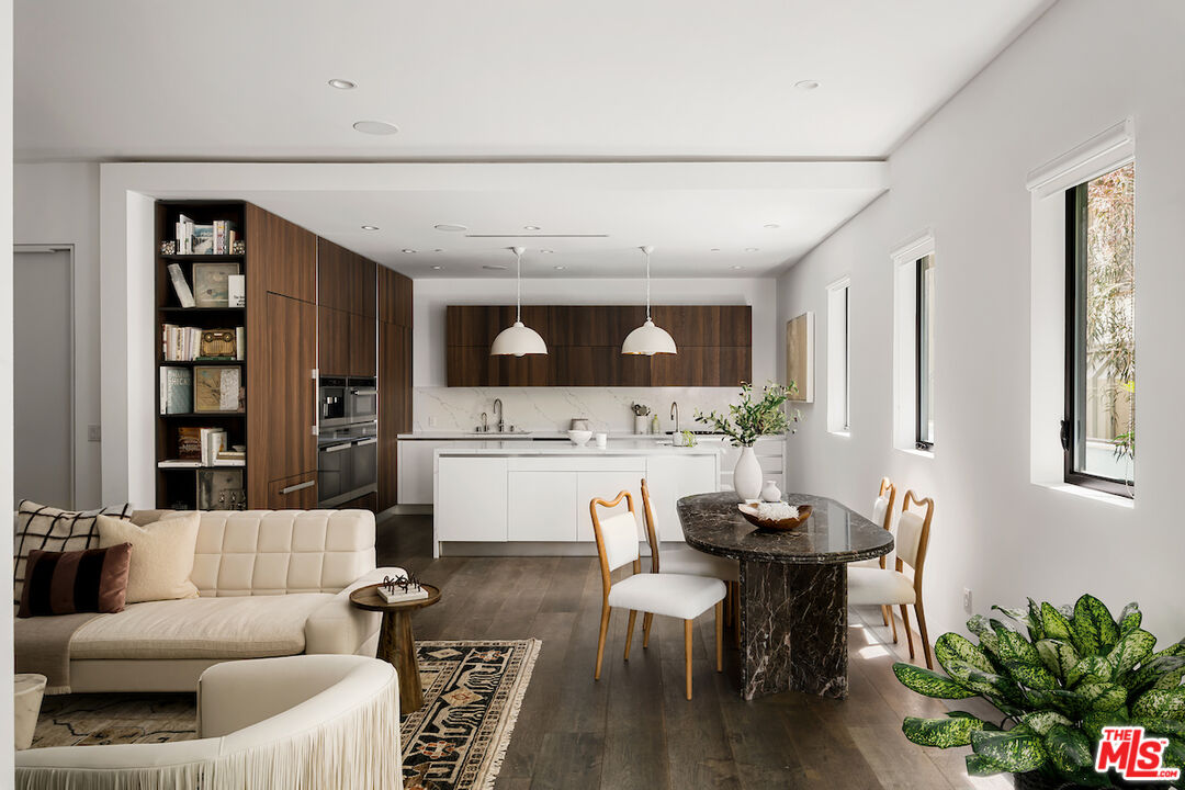 732 Huntley Dr Unit: 1