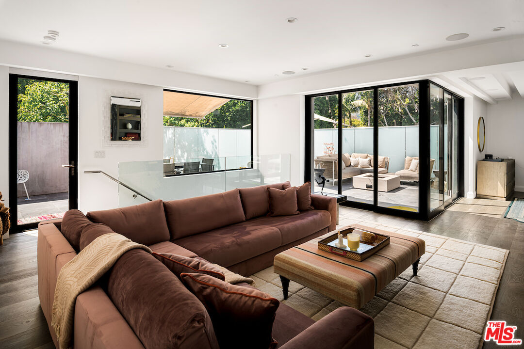732 Huntley Dr Unit: 1
