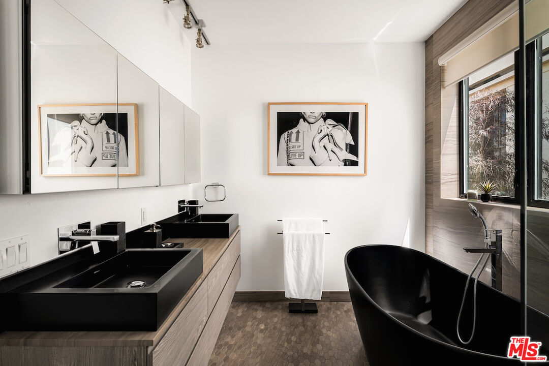 732 Huntley Dr Unit: 1
