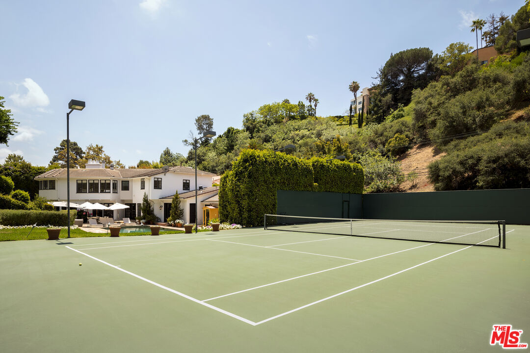 760 N Beverly Glen Blvd