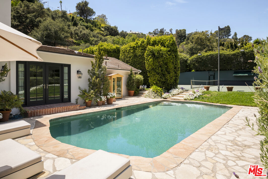 760 N Beverly Glen Blvd